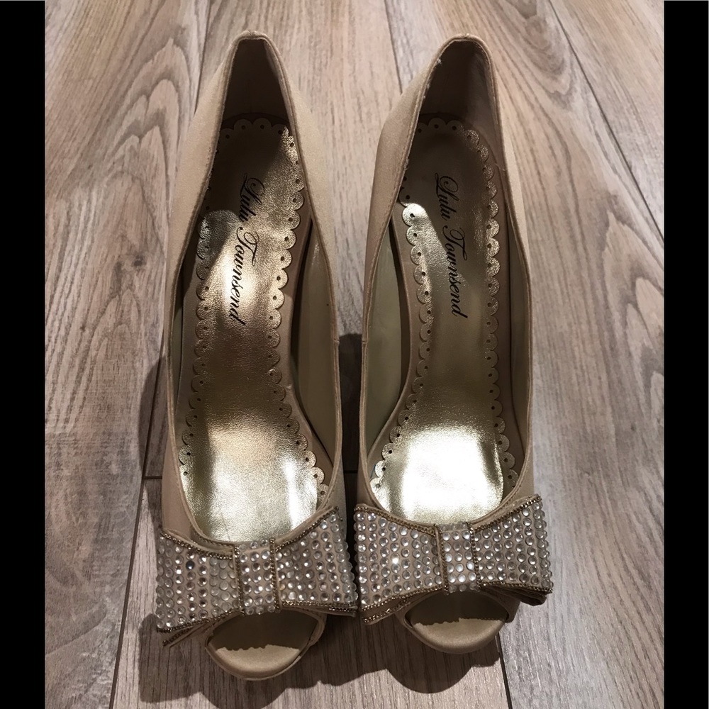 Lulu Townsend peep toe pumps